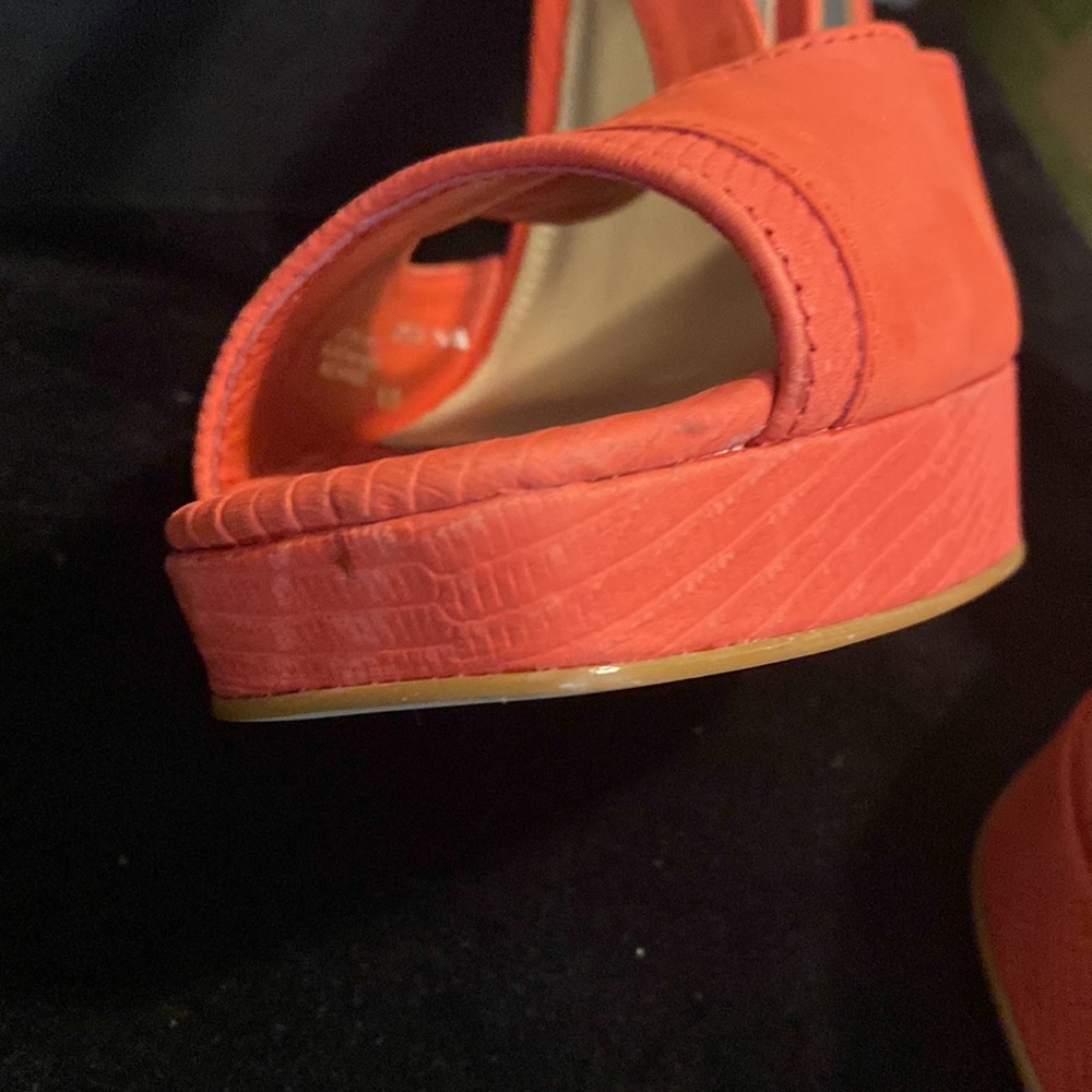 Beautiful Coral Sandals - Picture 6 of 6